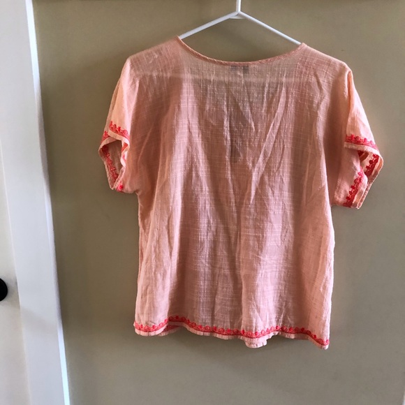 ☀️2/$22☀️ Vineyard Vines Embroidered Peasant Top - Picture 4 of 7
